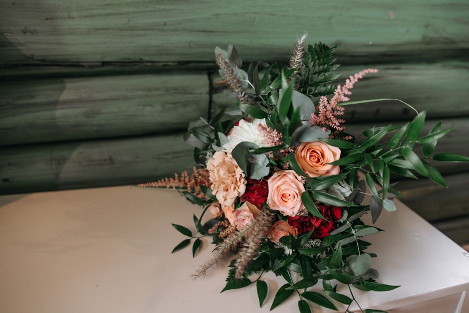 Wedding table arrangement by Hollis & Vine